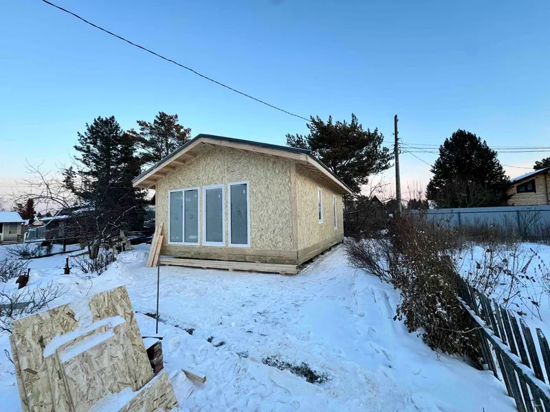 Большая дача за 14 дней зимой